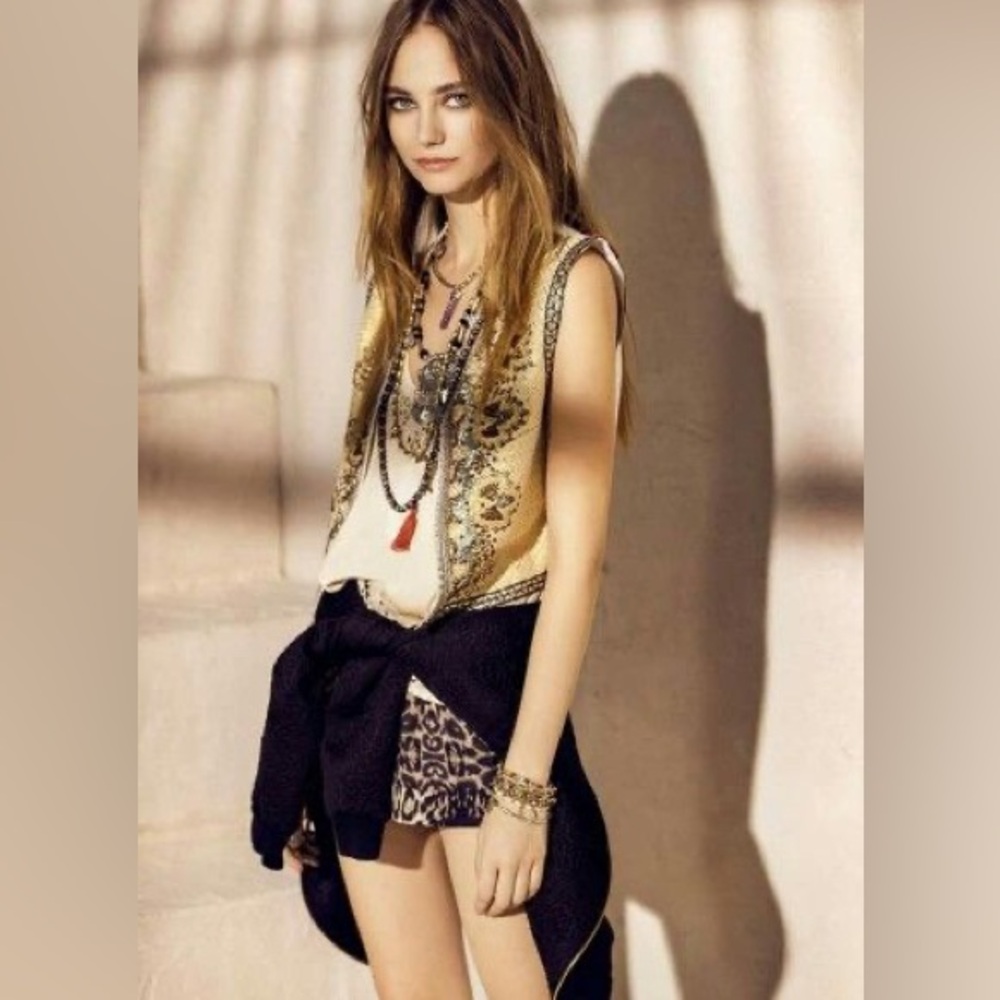 Rapsodia Embroidered Vest
